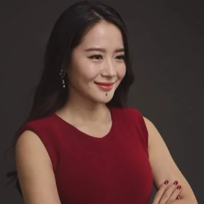 何一 Yi He